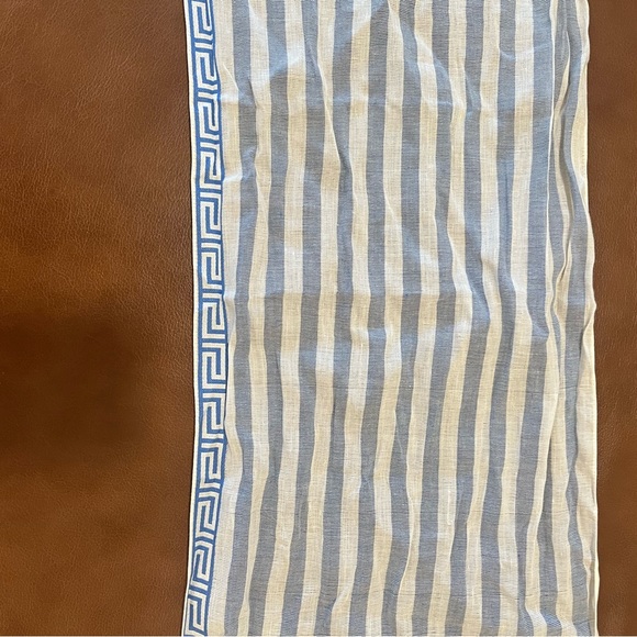Authentic rare Versace linen scarf - Picture 4 of 7